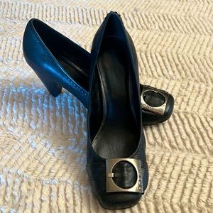 BCBG Generation vintage black pumps